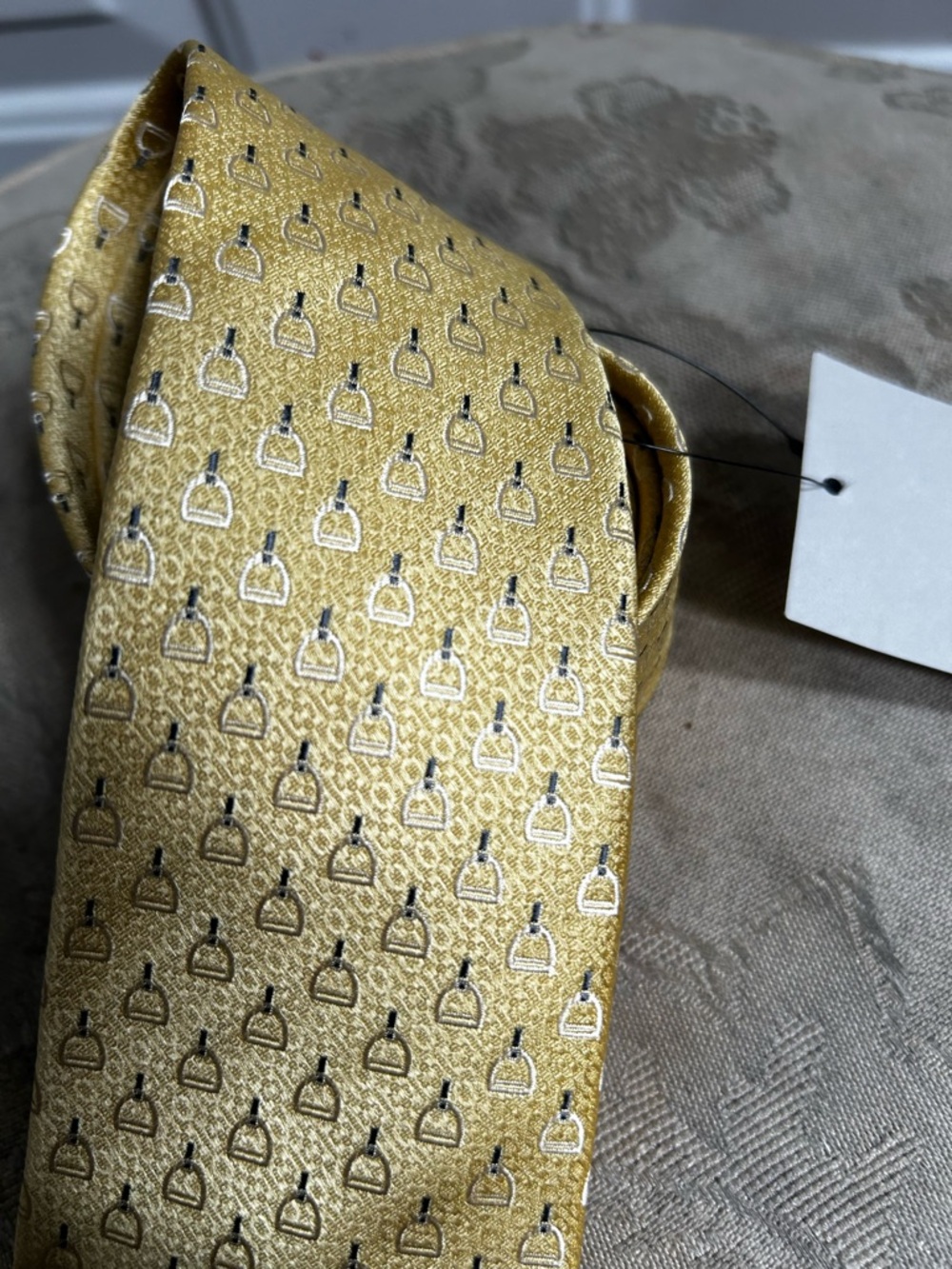 Gucci Gold Micro-Pattern Silk Tie - Picture 3 of 14